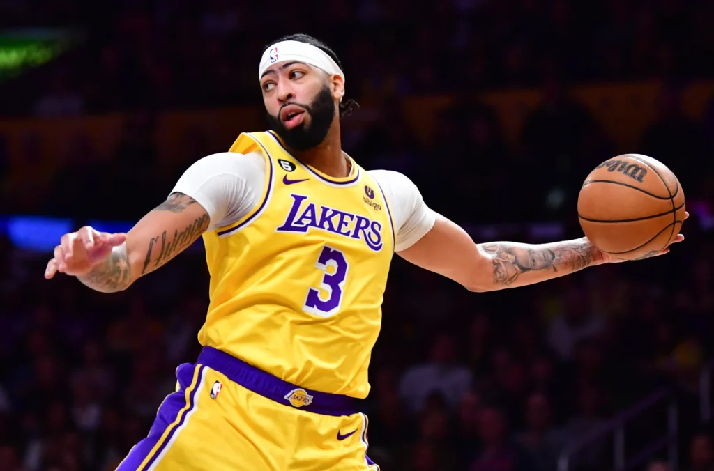 Ιστορική συμφωνία του Davis με τους Lakers