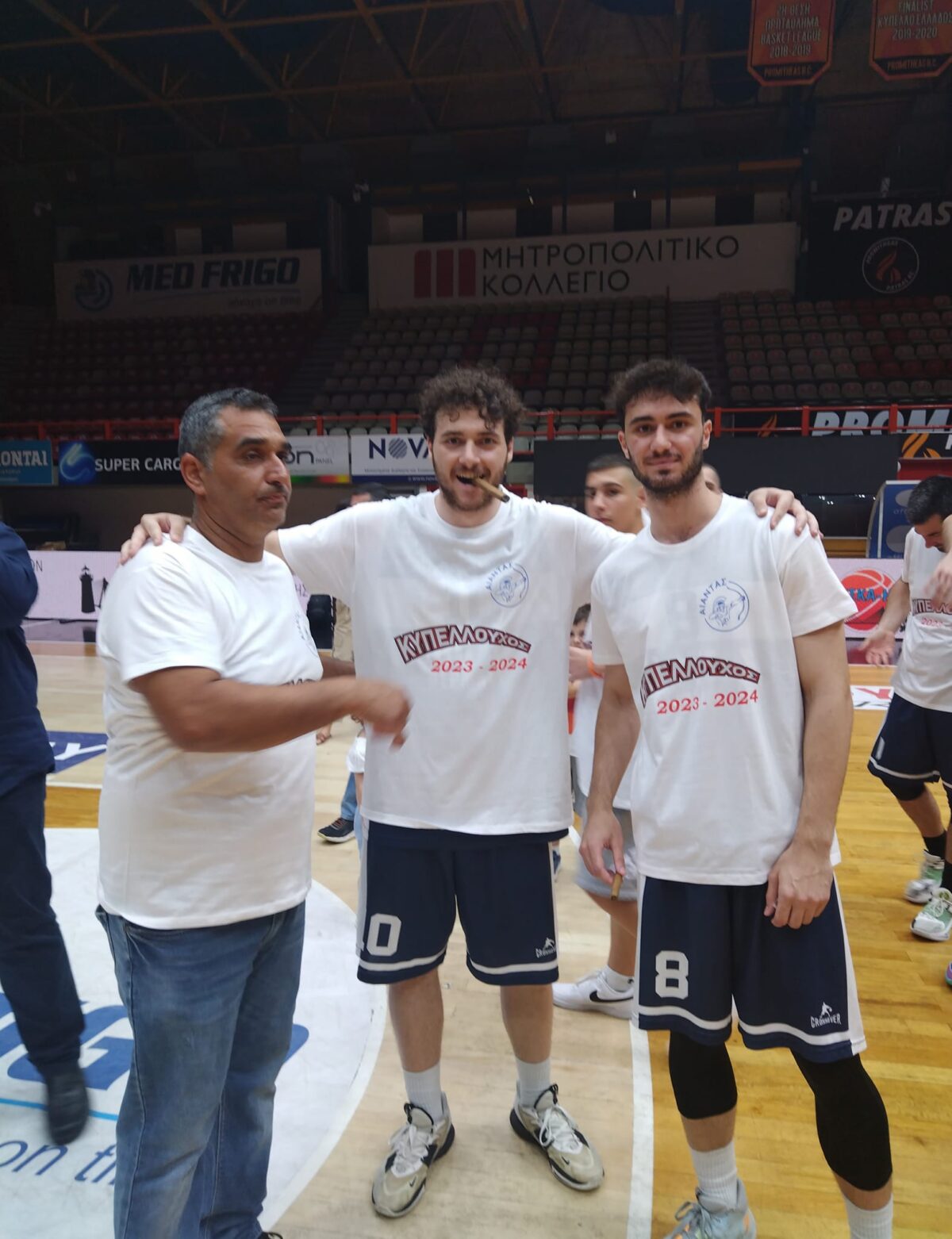 Μιμήθηκαν… Χουάντσο και Λεσόρ και πανηγύρισαν με πούρο οι παίκτες των Αραχωβιτίκων!