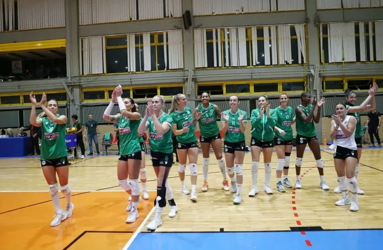 Ο κόσμος του Παναθηναϊκού αποθέωσε τα ”φίνα κορίτσια” παρά τη συντριβή από τον Ολυμπιακό!