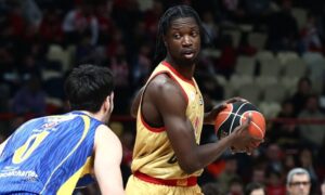Εκτός αποστολής ο Μένσα για το ντέρμπι των αιωνίων