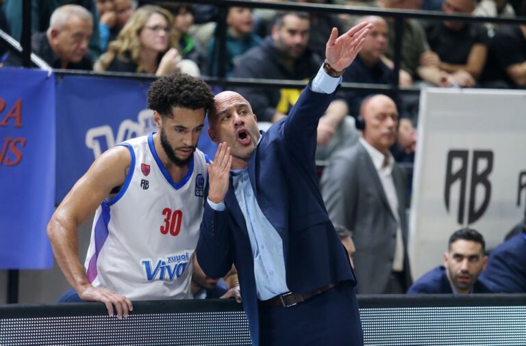 Άγρια λαϊκά δικαστήρια στη Γλυφάδα: Οι οπαδοί του Πανιωνίου έβριζαν εν χορώ τον Λυκογιάννη την ώρα των δηλώσεων!