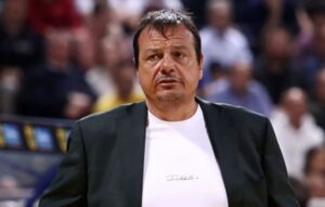 Άρης – Παναθηναϊκός: Ο Ataman αποχώρησε για τα αποδυτήρια χωρίς να κάνει δηλώσεις