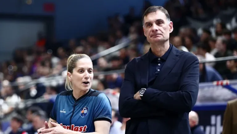 Μπαρτζώκας: “Ακούμε έναν οχετό, ελπίζω τα παιχνίδια να γίνονται σε καλύτερες συνθήκες”