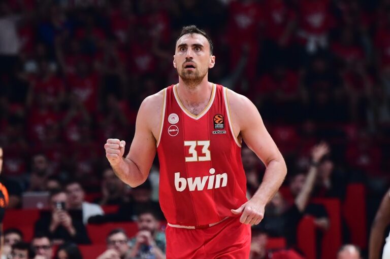 Euroleague: Θέλει και Μιλουτίνοφ η Αρμάνι